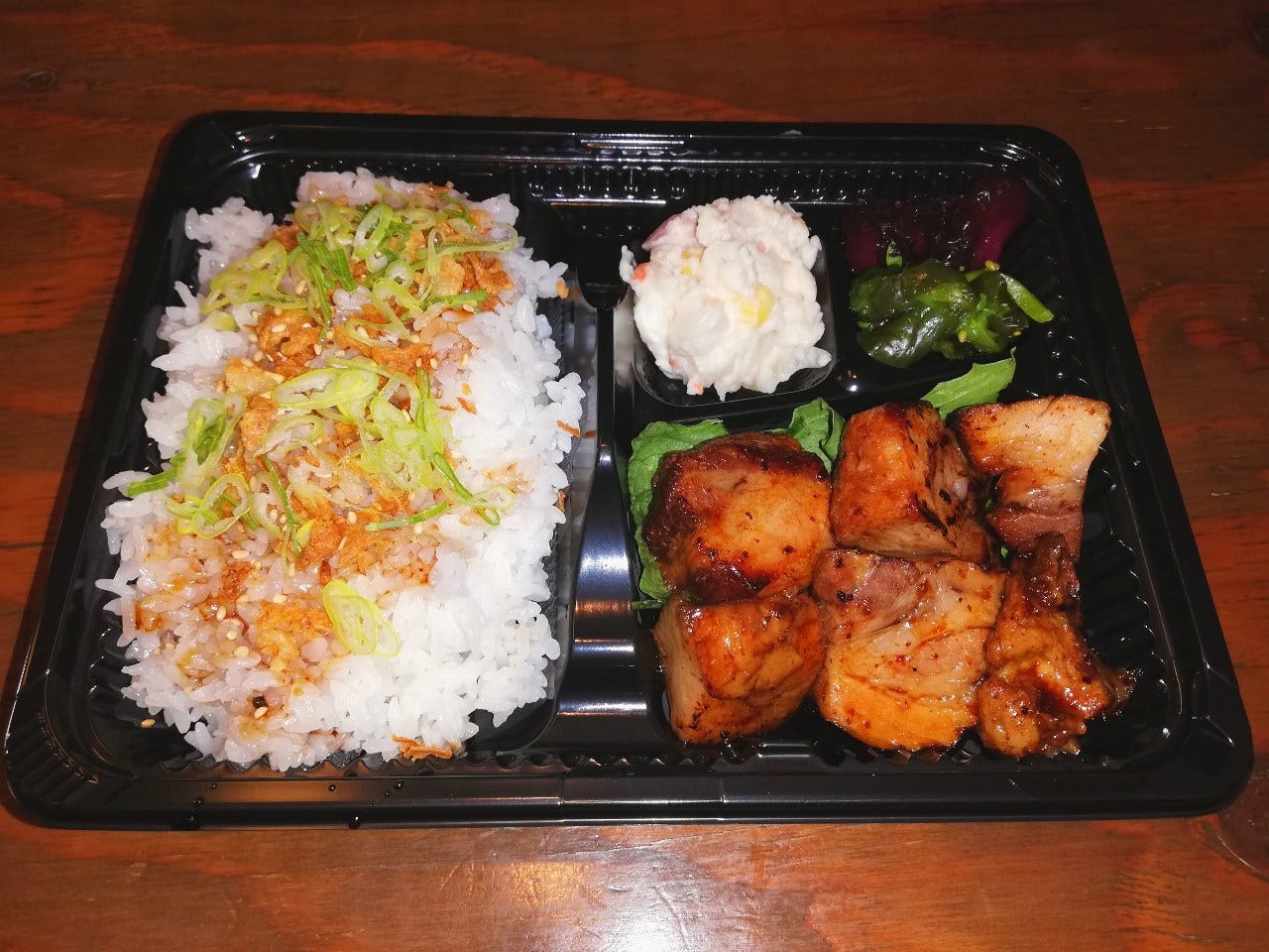 やきとり 鳥 本町店 炭火焼き鳥 串焼きの店