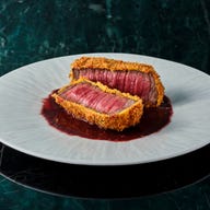 LAPIS BLEU TOKYO 有楽町店_厚切り牛カツ~赤ワインソース~やハンバーグパスタなど6品『オーシャン』コース+乾杯スパークリング付き