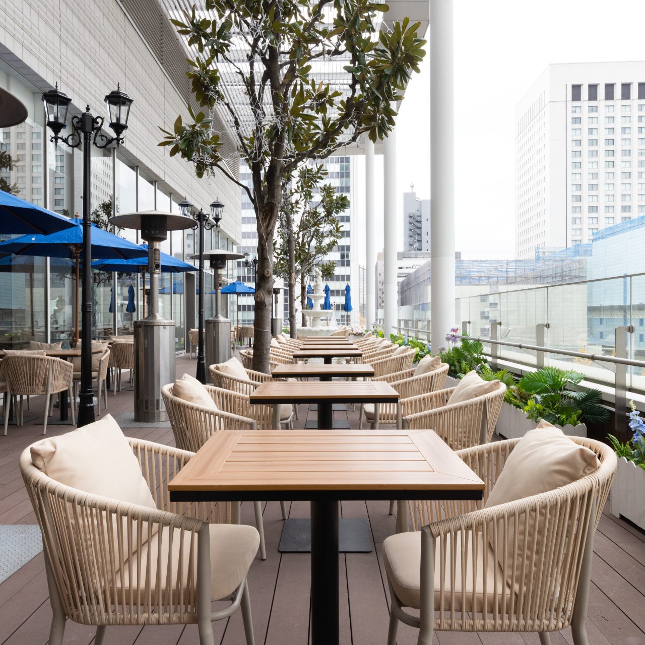 夜景と青空の天空ビアガーデン BBQ LAPIS BLEU TOKYO 有楽町店（有楽町