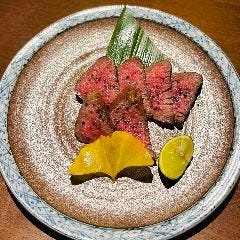 イマドキの新しい名物。土佐備長炭を使用した炭火焼き。