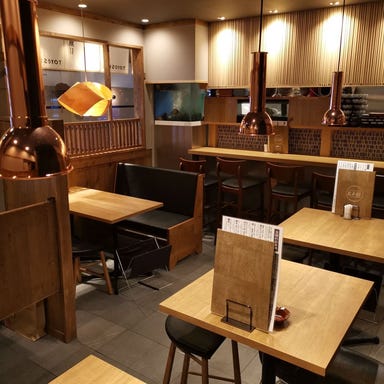 魚貝・鶏料理・日本酒 とよ新 神戸三宮  店内の画像
