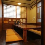 【掘りごたつ個室／2～20名様】昭和のドラマにでてきそうな個室の食卓