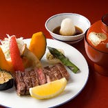 【お昼限定】特選牛 ステーキ会席〈全8品〉選りすぐりの牛ステーキと和洋の調べ
