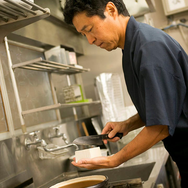 京都各地より仕入れるお豆腐を、創意溢れるお料理に変えてご提供