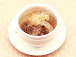 ふかひれと静岡産花椎茸の上湯蒸しスープ