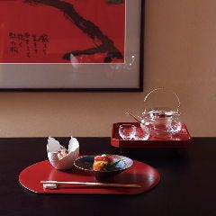 熟練の料理人が腕をふるい仕上げた逸品を心ゆくまで堪能