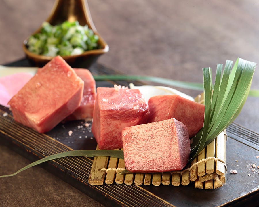 天文館でオススメの焼肉屋『熟成焼肉 Gyudo! 本店』の焼肉(牛タン)画像