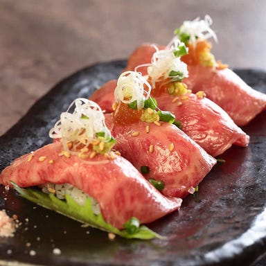 熟成焼肉 Gyudo! 本店_炙り寿司二貫