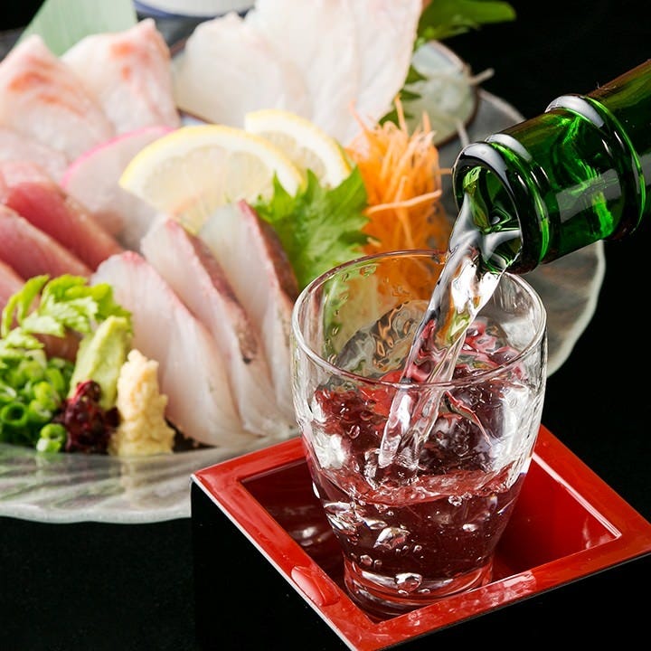 四季折々の日本酒。
旨い肴と共に、素敵な夜を演出します。