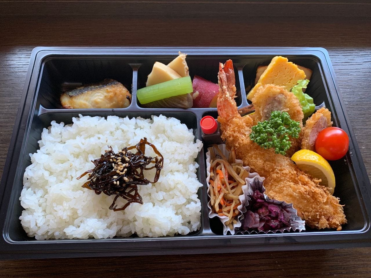 幕の内弁当♪定番です♪