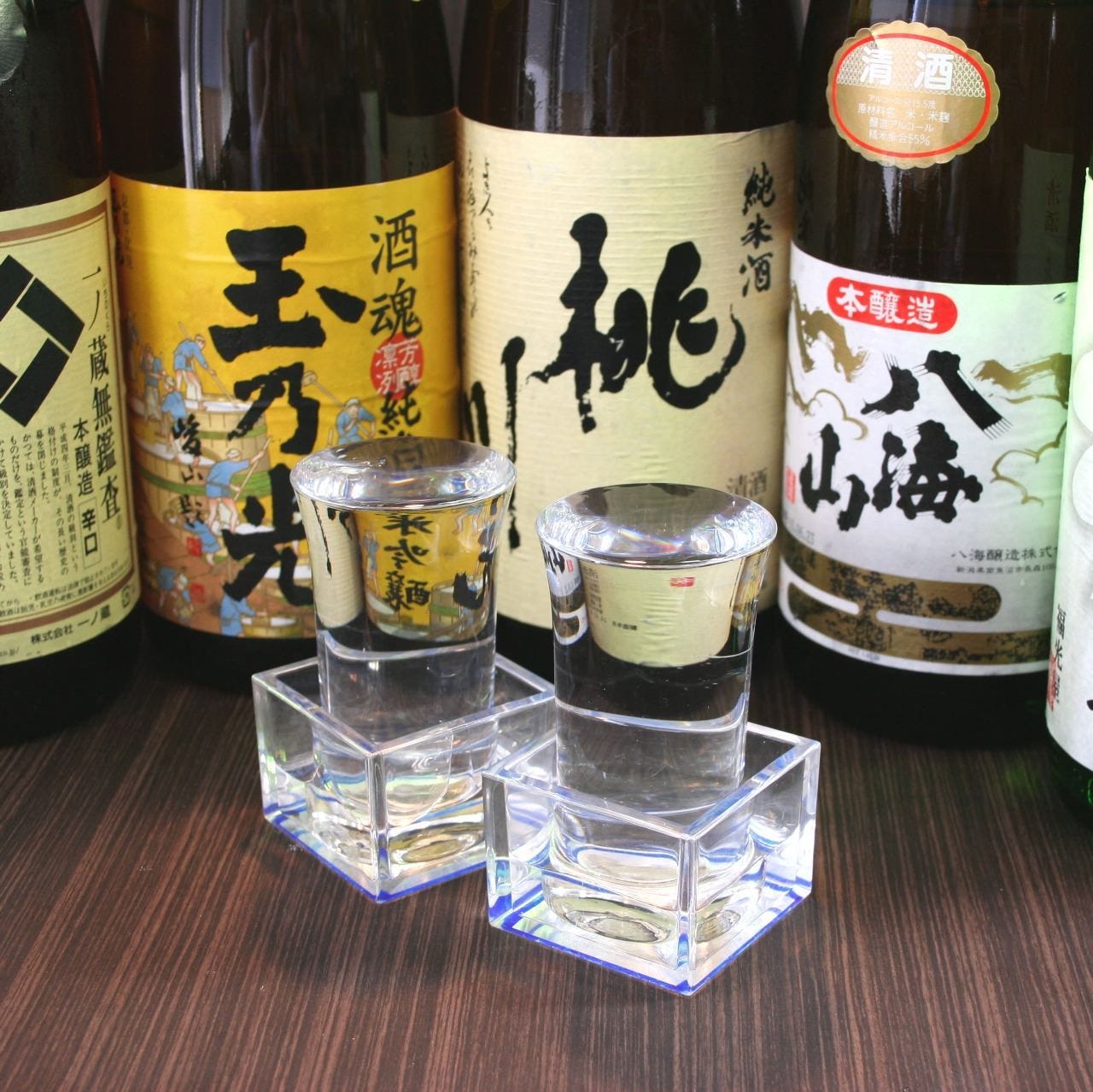 全国から取り寄せた銘柄日本酒。海鮮和食料理との相性は最高！