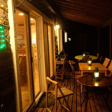 ワールドカリーの館 すぱいすろーど_テラス席(1~2名様×3卓)