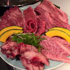 炭火焼肉 申 