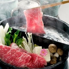 迷ったらこれ！両方の鍋を一度に楽しめる「すきしゃぶ」！