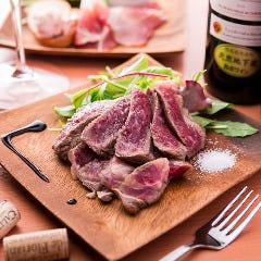 フランス産イタリア産チリ産リーズナブルなワインも豊富です。