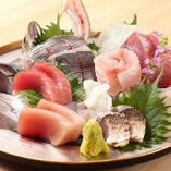 毎日仕入れる鮮魚は『刺身盛合せ』で食すのがおすすめ！