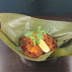 バナナの葉包み料理！南インドの香りがする一品です
