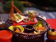 酒殿屋