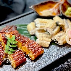 うなぎの白焼き・蒲焼きの二種盛り合わせ