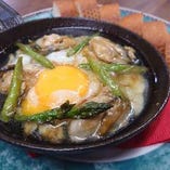 広島産・牡蠣と卵のアヒージョ