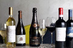 世界各国の様々なワインを取り揃えております。