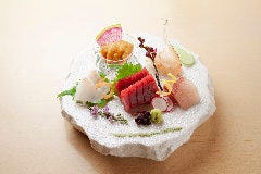 函館うに むらかみ 日本生命札幌ビル店_厳選刺身５種盛り(単品）
