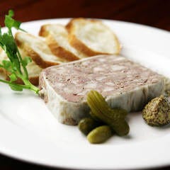 パテカンなどビストロらしい手間ひまかけた逸品を豊富にご用意