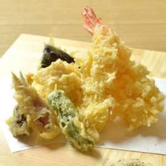 神楽坂 久露葉亭_【土日祝限定■飲み放題付宴会ランチ】週末の神楽坂で本格和食と細打うどんで昼の宴会♪飲み放題込5000円！