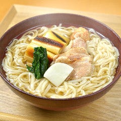 神楽坂 久露葉亭_寒い季節はアツアツの鴨南うどんで温まってください