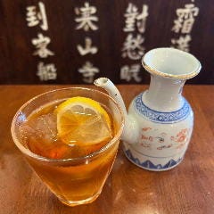 ビールや紹興酒、ハイボールなどを心ゆくまで楽しめる飲み放題付