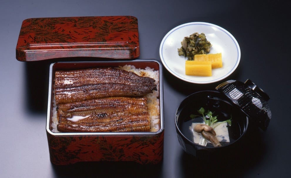 【うな重】
名物である川魚料理を代表する逸品です
