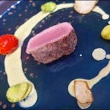 【季節メニュー】イベリコフィレ肉のロースト　ピスタチオのソース