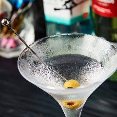 カラオケ1時間1980円歌い飲み放題×ダーツバー Bar K
