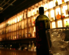 高庵 ＴＯＫＹＯ_【焼酎】と棚がカッコいいね！週末はデートでいっぱい！