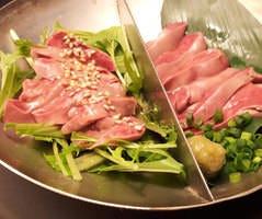 高庵 ＴＯＫＹＯ_ボリューム倍増！レバ刺し白 2種の味で