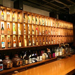 高庵 ＴＯＫＹＯ_【焼酎】と棚がカッコいいね！週末はデートでいっぱい！