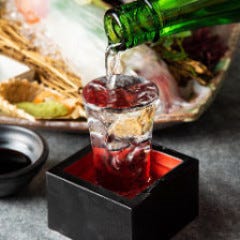まずは一献、お刺身に合う日本酒を。九州各地の焼酎もございます