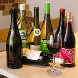 ソムリエ資格を持つシェフが厳選したワインは常時約20種ご用意しています。