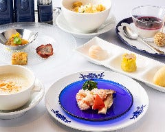 《華ランチコース》前菜、点心、メイン料理からデザートまで中華の魅力を凝縮したコース 3,500円