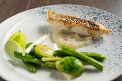 真鯛のロースト～新玉ネギのソース