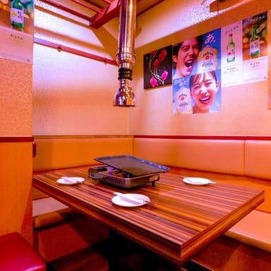 新大久保 サムギョプサル食べ放題 韓国酒場 ソウルミート 店内の画像