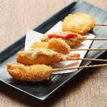 海鮮串カツおまかせ盛り(5串)／サクサク衣の海鮮4串と野菜1串