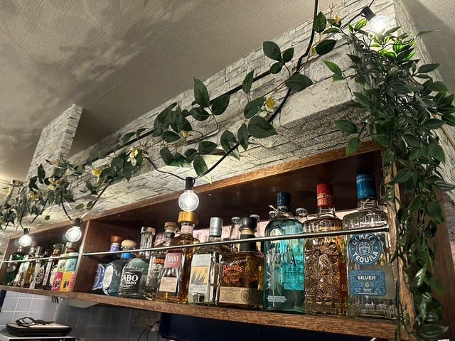 BAR Hangout