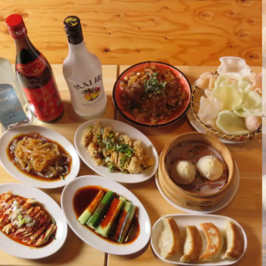 餃子 小籠包 福包酒場 横浜相鉄五番街店_歓送迎会に【2時間飲み放題付】点心師が作る焼き餃子や肉あんかけチャーハン等全7品☆3,500円