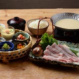 京都日吉豚の豆乳鍋と彩り花かご御膳