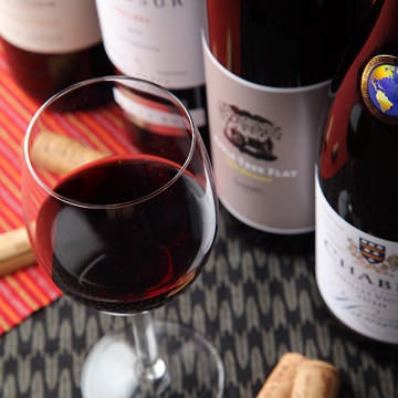 ソムリエが厳選した豊富なワイン。串カツと相性はぴったりです。