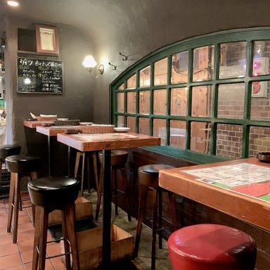 Italian Bar PIENO villa  店内の画像