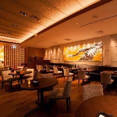 ラウンジフロア