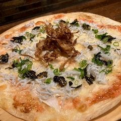 ドリンク原価提供居酒屋 Aji菜（アジサイ）浜松_3月おすすめ
淡路島玉ねぎとしらすのクリスピーピザ