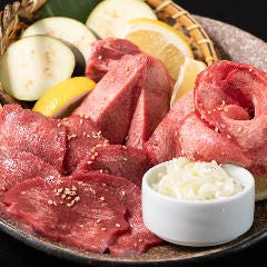 黒毛和牛は佐賀・宮崎・鹿児島の卸より直接仕入れております